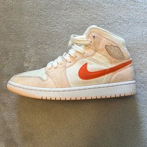 Air Jordan 1 Mids